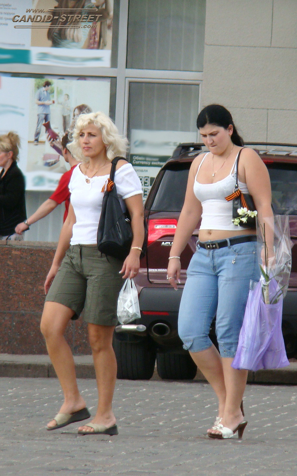 Busty girls candid shots - 05-dsc05973 from Candid Street