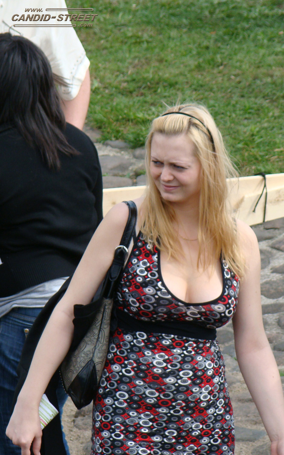 Busty girls candid shots - 12-dsc06597 from Candid Street