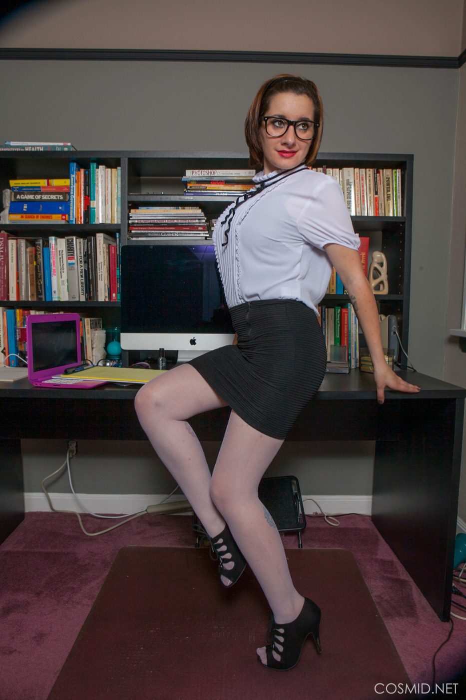 Chelsea Bell - a secretary - 21-0021 from Cosmid