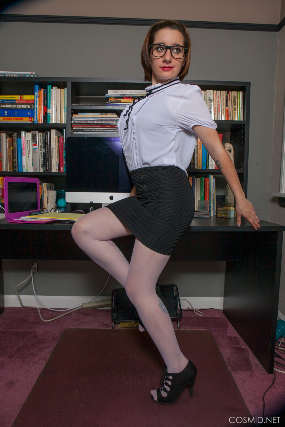 Chelsea Bell - a secretary - 22-0022 from Cosmid